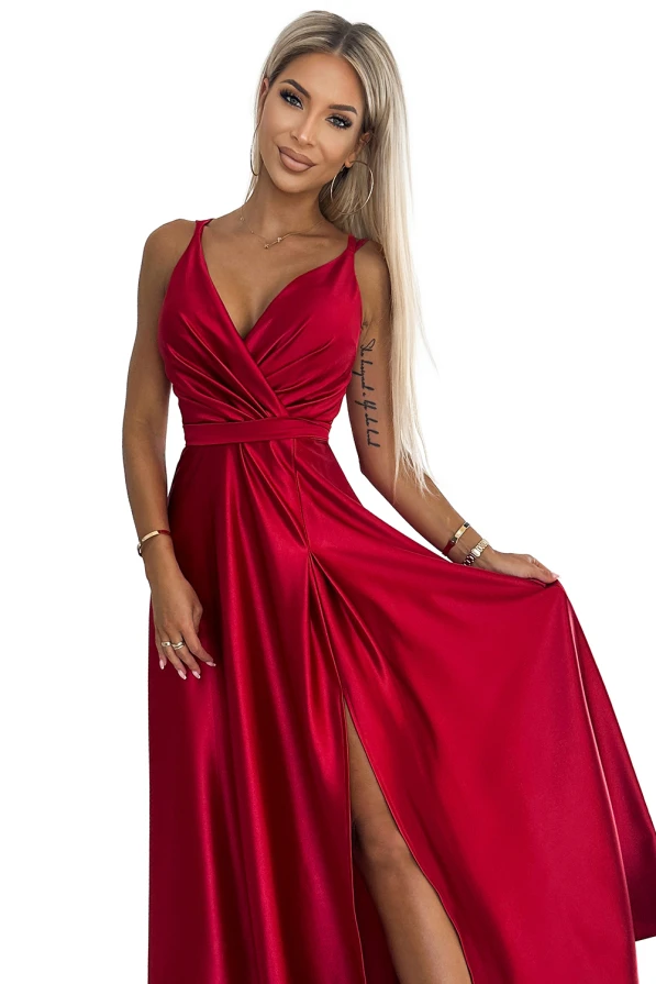 498-4 Długa satynowa suknia z dekoltem i podwójnymi ramiączkami - CZERWONA